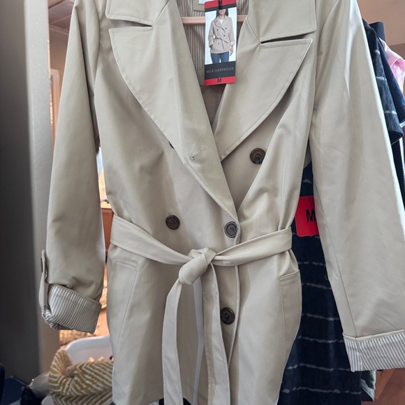 Weatherproof Beige Belted Trench Coat Jacket NWT Size Medium - Picture 4 of 5